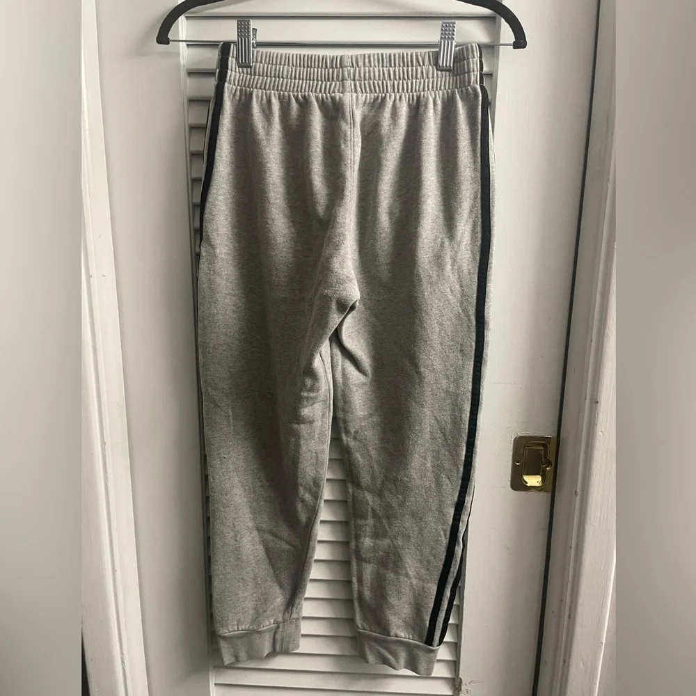 Adidas Boys Medium 10/12 Grey Sweatpants w/Iconic Black Side Stripe Pockets